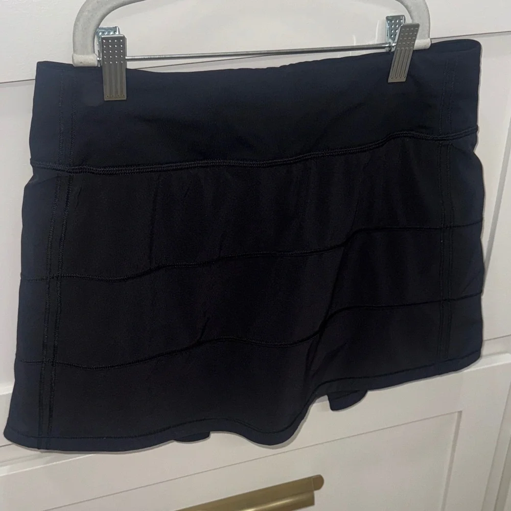 Lululemon Pace Revival Mid-Rise Skirt - size 6 black, like new! Worn once - Picture 1 of 10